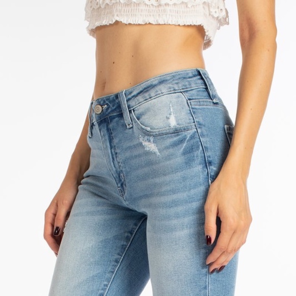 Store Closing!! Light Wash Medium Rise Jeans - Picture 3 of 5